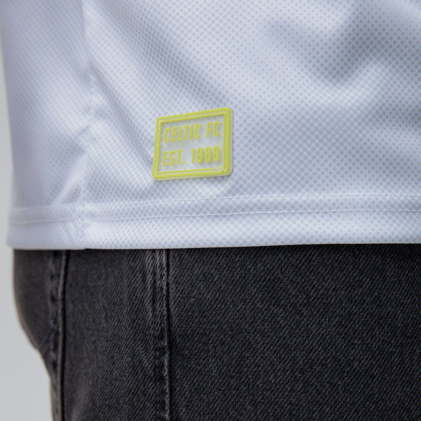 Celtic Crest Men's Dot Print White T-Shirt