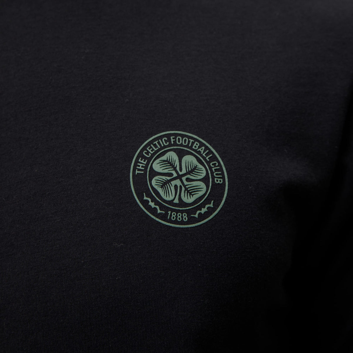 Celtic Crest Men's Black T-Shirt