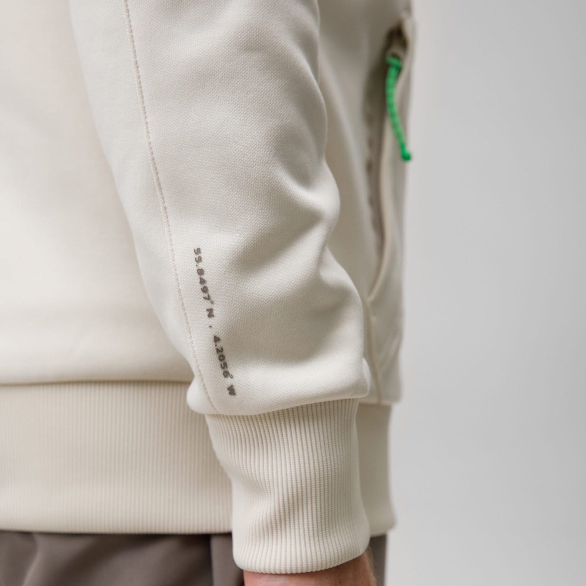 Celtic Crest Men's Cream Hoodie
