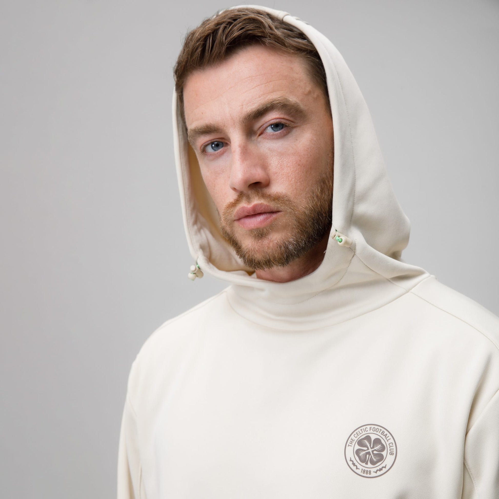 Celtic Crest Men's Cream Hoodie