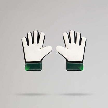 Celtic Junior Crest Goalkeeper Gloves