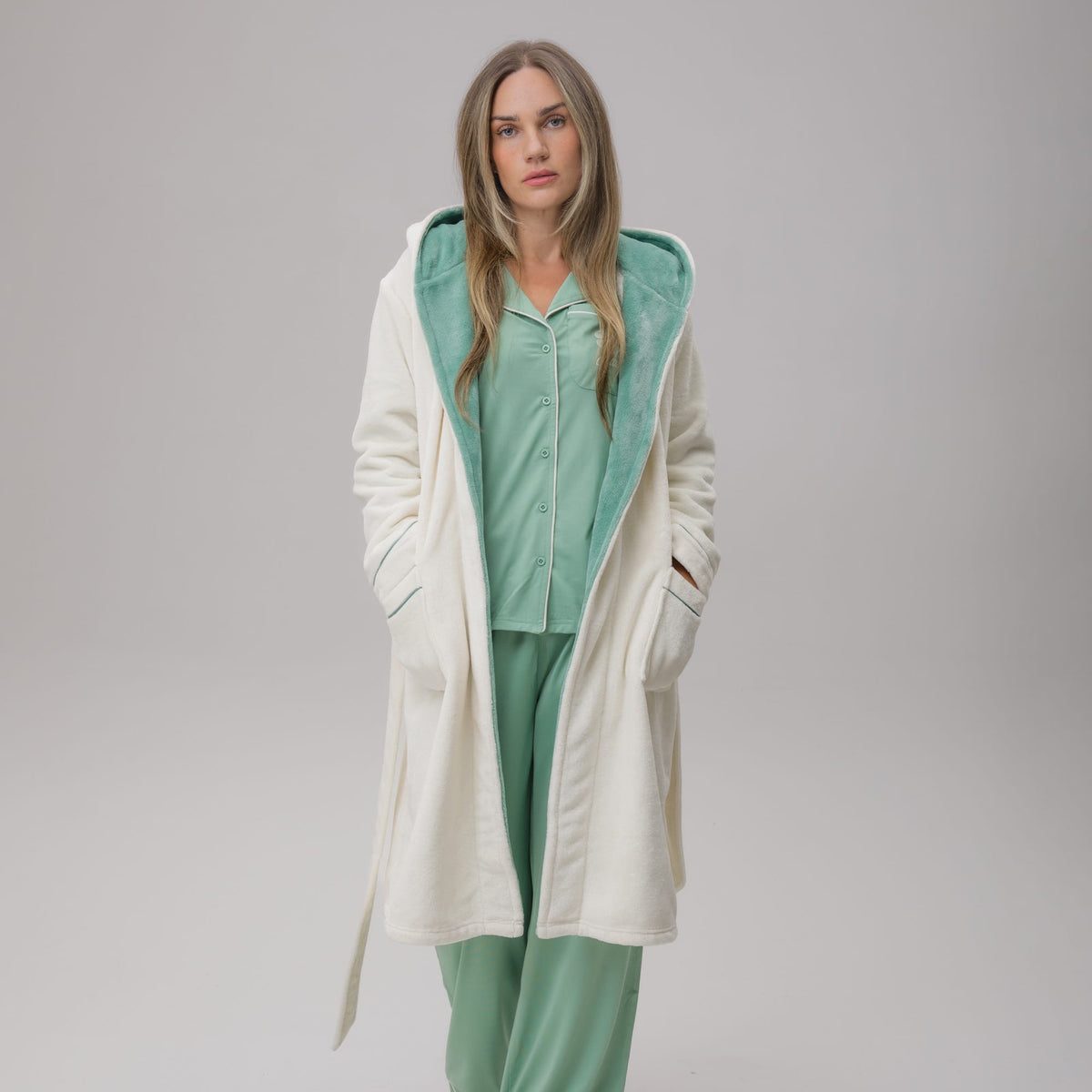 Celtic Women's Cream Robe